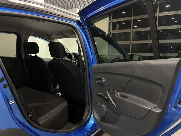 Renault Sandero II с пробегом 2015 года, цена 835 000 рублей, 136523 км, хэтчбек, Автокод Объявления