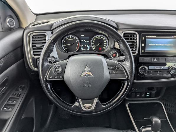 Mitsubishi Outlander III Рестайлинг 2 с пробегом 2018 года, цена 1 875 000 рублей, 213152 км, внедорожник, Автокод Объявления