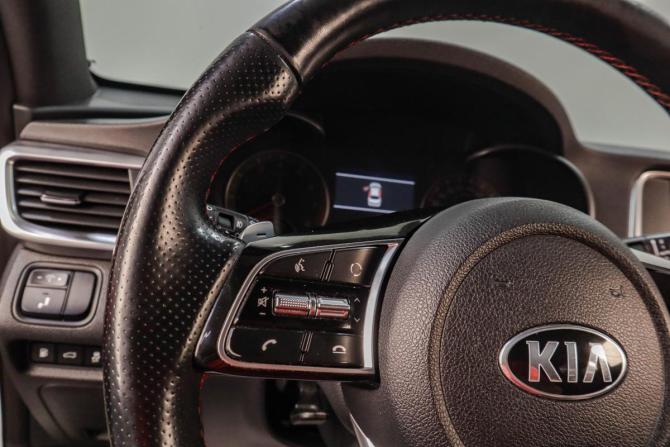 Kia Optima IV Рестайлинг с пробегом 2019 года, цена 2 349 000 рублей, 140000 км, седан, Автокод Объявления