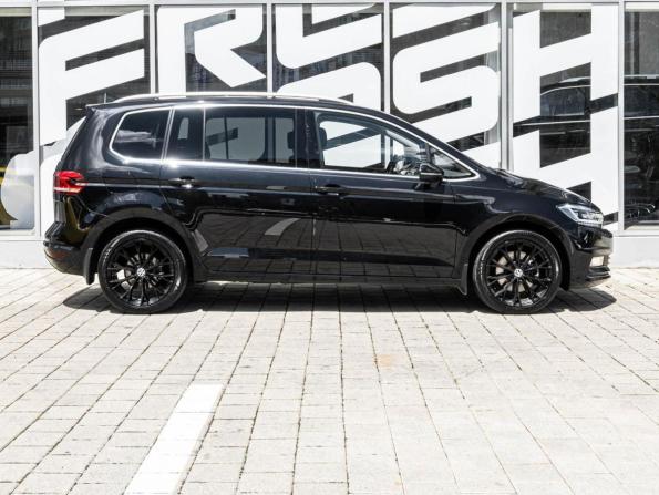 Volkswagen Touran II с пробегом 2015 года, цена 1 465 000 рублей, 136410 км, компактвэн, Автокод Объявления