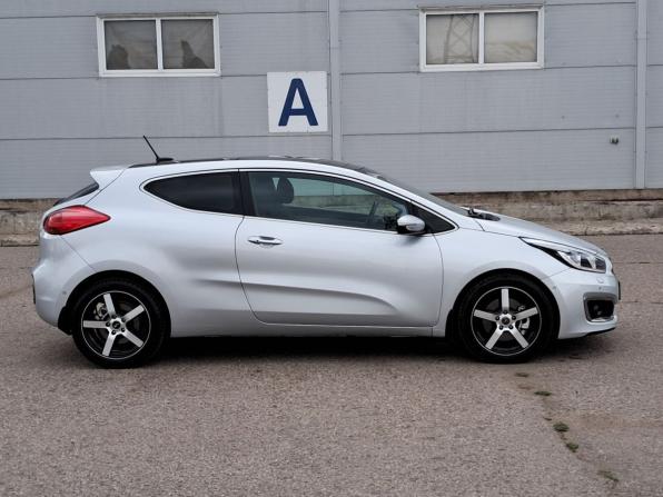 Kia Ceed II Рестайлинг с пробегом 2015 года, цена 1 230 000 рублей, 130000 км, хэтчбек, Автокод Объявления
