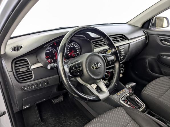 Kia Rio IV с пробегом 2018 года, цена 1 325 000 рублей, 103536 км, седан, Автокод Объявления