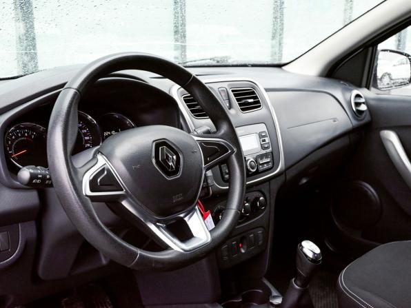 Renault Sandero II Рестайлинг с пробегом 2021 года, цена 1 175 000 рублей, 122409 км, хэтчбек, Автокод Объявления