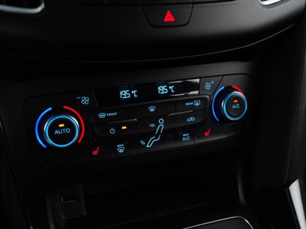 Ford Focus III Рестайлинг с пробегом 2016 года, цена 1 347 077 рублей, 112846 км, хэтчбек, Автокод Объявления