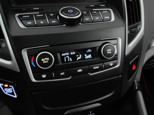 Dongfeng AX7 I с пробегом 2019 года, цена 1 385 000 рублей, 52700 км, внедорожник, Автокод Объявления