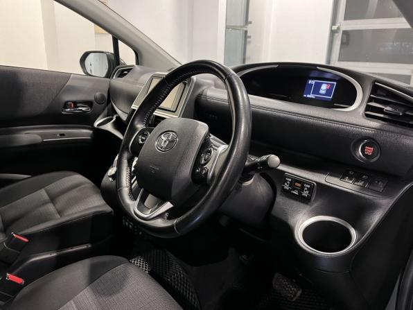 Toyota Sienta II Рестайлинг с пробегом 2020 года, цена 1 859 000 рублей, 66650 км, компактвэн, Автокод Объявления