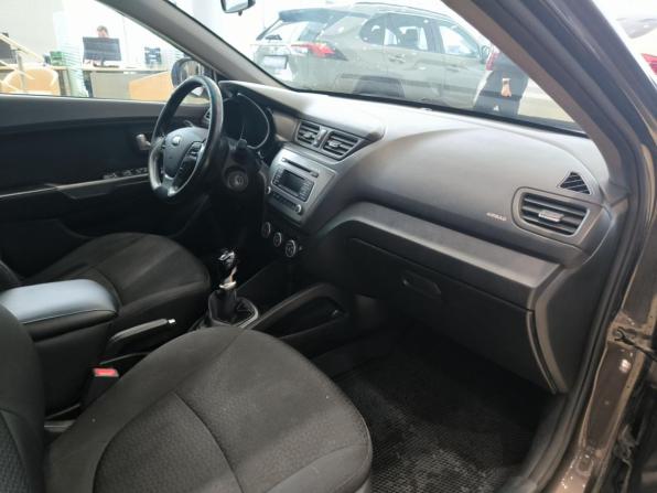 Kia Rio III Рестайлинг с пробегом 2016 года, цена 990 000 рублей, 120000 км, седан, Автокод Объявления