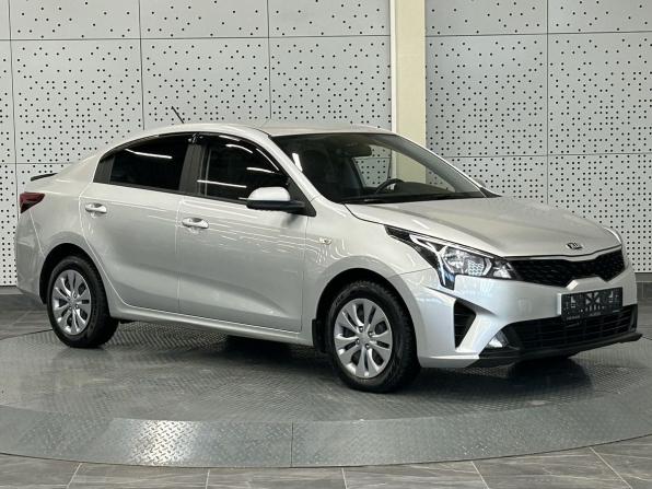 Kia Rio IV Рестайлинг с пробегом 2021 года, цена 1 210 000 рублей, 54199 км, седан, Автокод Объявления