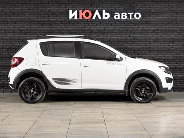 Renault Sandero II Рестайлинг с пробегом 2018 года, цена 1 150 000 рублей, 110239 км, хэтчбек, Автокод Объявления