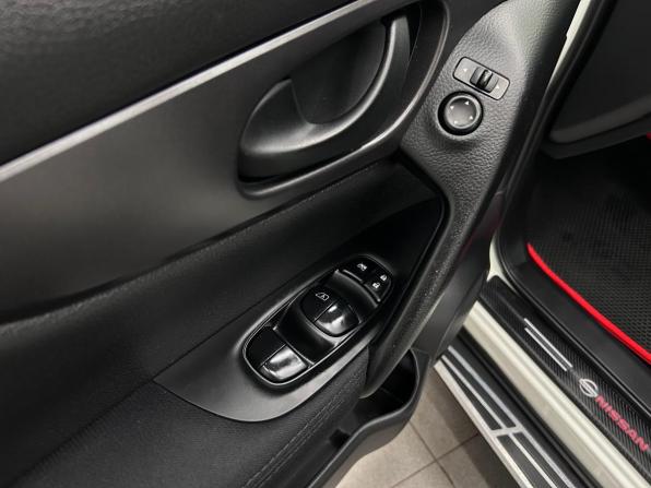 Nissan Qashqai II с пробегом 2015 года, цена 1 629 000 рублей, 90598 км, внедорожник, Автокод Объявления