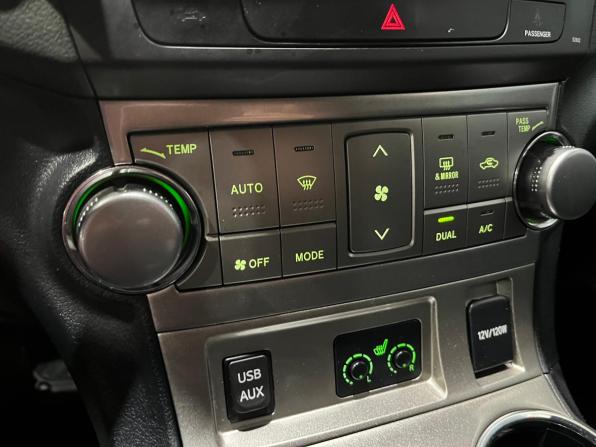 Toyota Highlander II (XU40) Рестайлинг с пробегом 2013 года, цена 1 974 000 рублей, 175797 км, внедорожник, Автокод Объявления
