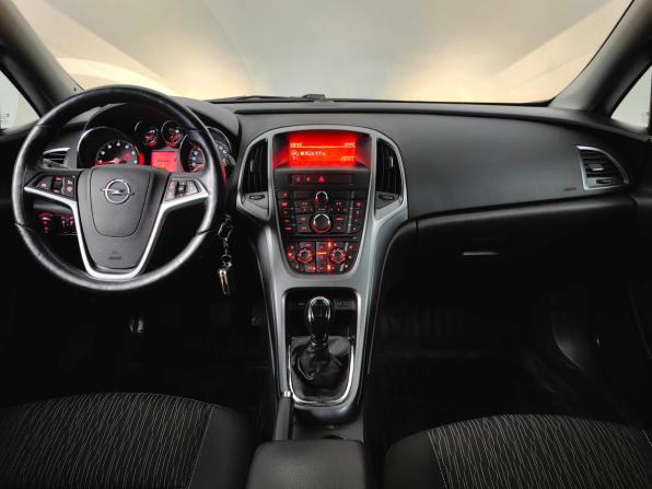 Opel Astra J Рестайлинг с пробегом 2013 года, цена 799 000 рублей, 106498 км, хэтчбек, Автокод Объявления