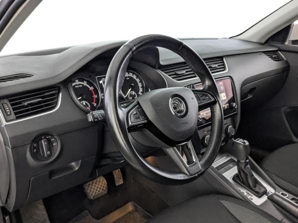 Skoda Octavia III (A7) Рестайлинг с пробегом 2020 года, цена 1 675 000 рублей, 130091 км, лифтбек, Автокод Объявления