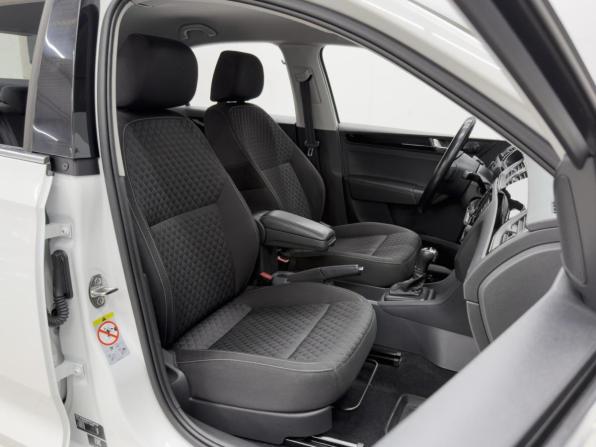 Skoda Rapid I Рестайлинг с пробегом 2017 года, цена 1 330 000 рублей, 184887 км, лифтбек, Автокод Объявления