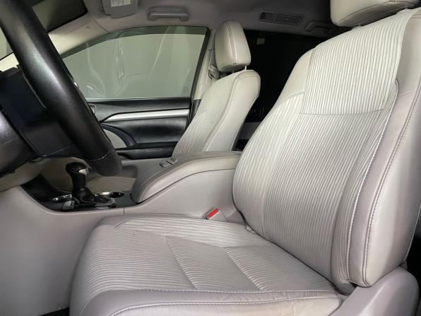 Toyota Highlander III (XU50) Рестайлинг с пробегом 2017 года, цена 3 300 000 рублей, 178331 км, внедорожник, Автокод Объявления