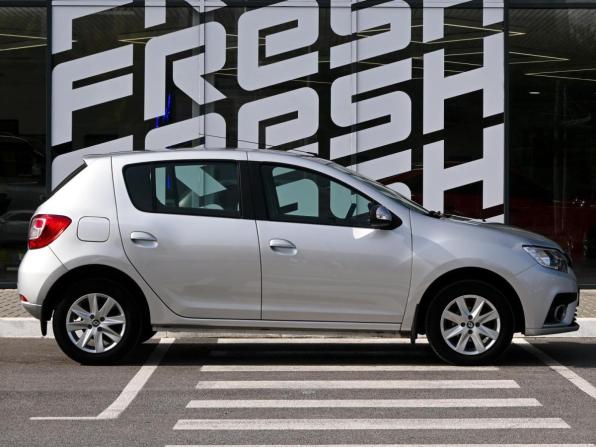 Renault Sandero II Рестайлинг с пробегом 2019 года, цена 1 059 000 рублей, 48154 км, хэтчбек, Автокод Объявления