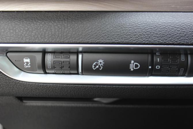 Geely Coolray I с пробегом 2023 года, цена 1 917 000 рублей, 56148 км, внедорожник, Автокод Объявления