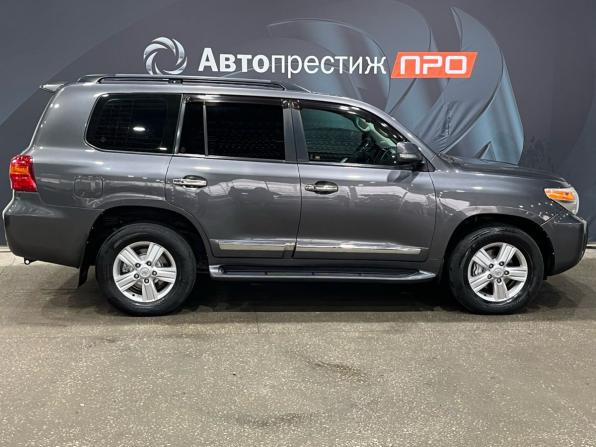 Toyota Land Cruiser 200 Series Рестайлинг 1 с пробегом 2013 года, цена 2 747 000 рублей, 314357 км, внедорожник, Автокод Объявления