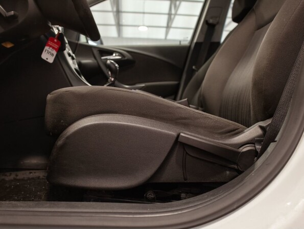 Opel Astra J Рестайлинг с пробегом 2012 года, цена 640 000 рублей, 104293 км, хэтчбек, Автокод Объявления