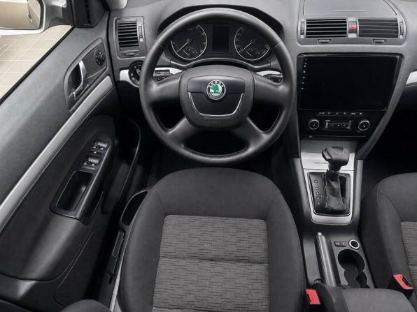 Skoda Octavia II (A5) Рестайлинг с пробегом 2012 года, цена 669 900 рублей, 359000 км, лифтбек, Автокод Объявления