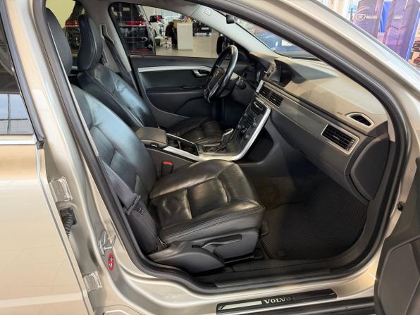 Volvo XC70 II с пробегом 2013 года, цена 1 785 900 рублей, 263855 км, универсал, Автокод Объявления