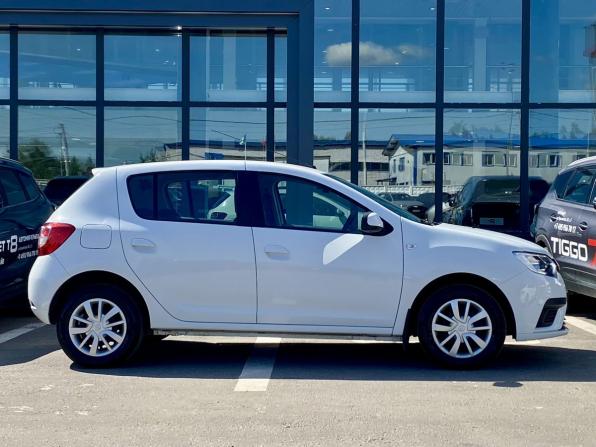 Renault Sandero II Рестайлинг с пробегом 2021 года, цена 1 149 000 рублей, 19800 км, хэтчбек, Автокод Объявления