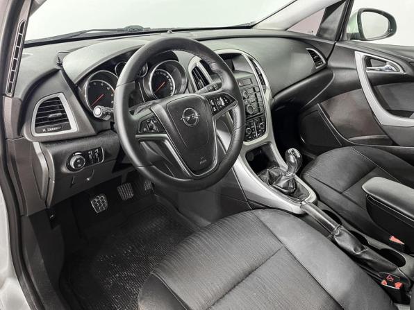 Opel Astra J с пробегом 2010 года, цена 657 000 рублей, 269851 км, хэтчбек, Автокод Объявления