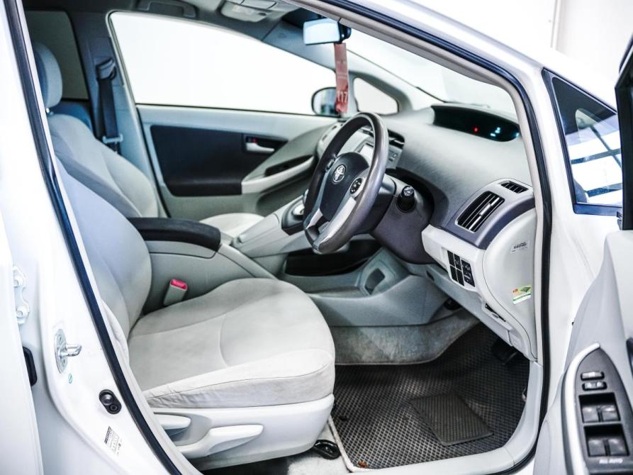 Toyota Prius III (XW30) Красноярск  - изображение 18