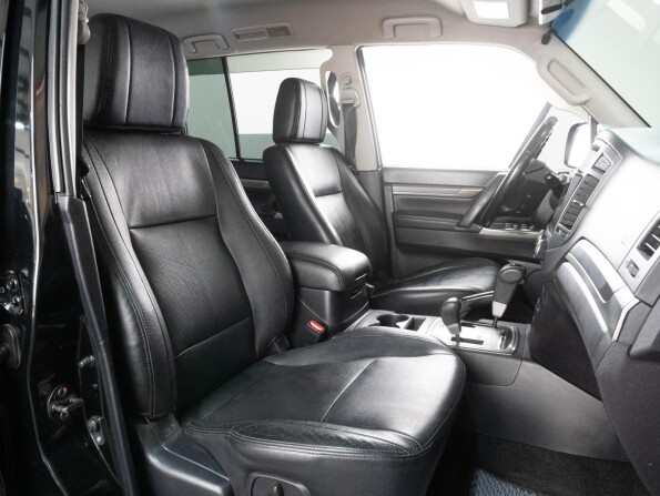 Mitsubishi Pajero IV с пробегом 2011 года, цена 2 399 000 рублей, 191610 км, внедорожник, Автокод Объявления