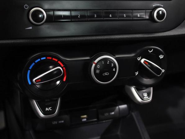 Kia Rio IV Рестайлинг с пробегом 2021 года, цена 1 199 500 рублей, 80437 км, седан, Автокод Объявления