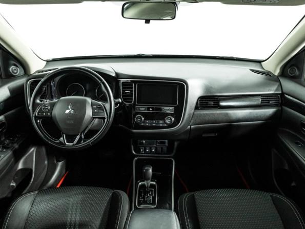 Mitsubishi Outlander III Рестайлинг 3 с пробегом 2019 года, цена 1 799 700 рублей, 156224 км, внедорожник, Автокод Объявления