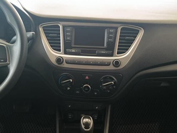 Hyundai Solaris II с пробегом 2019 года, цена 1 350 000 рублей, 115114 км, седан, Автокод Объявления