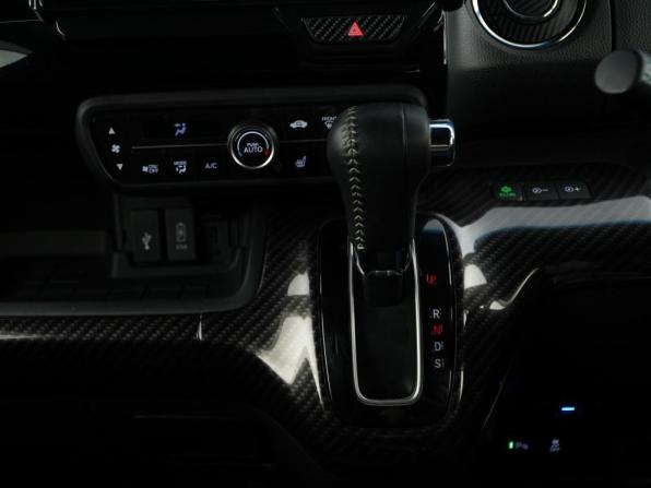 Honda N-BOX II Рестайлинг с пробегом 2021 года, цена 1 843 051 рубль, 27487 км, микровэн, Автокод Объявления