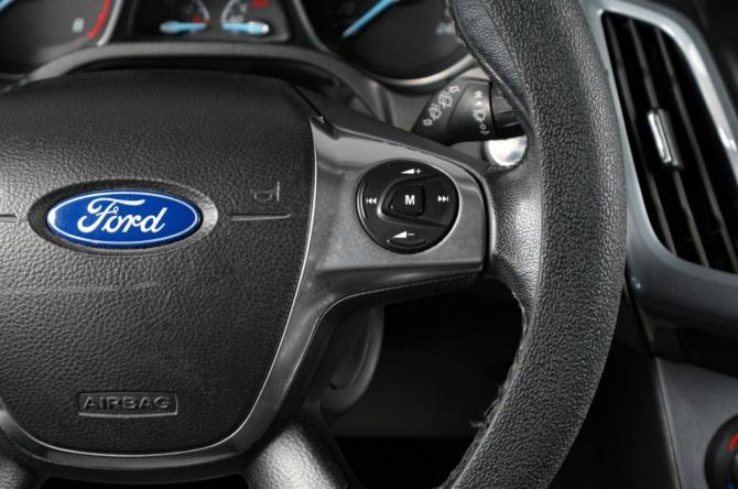 Ford Focus III с пробегом 2013 года, цена 999 000 рублей, 188173 км, хэтчбек, Автокод Объявления