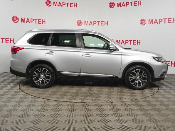 Mitsubishi Outlander III Рестайлинг 2 с пробегом 2017 года, цена 1 798 000 рублей, 190313 км, внедорожник, Автокод Объявления