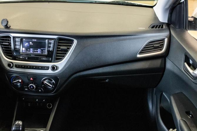 Hyundai Solaris II с пробегом 2017 года, цена 1 089 000 рублей, 186051 км, седан, Автокод Объявления