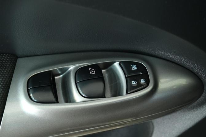 Nissan Juke I с пробегом 2014 года, цена 1 219 000 рублей, 198000 км, внедорожник, Автокод Объявления
