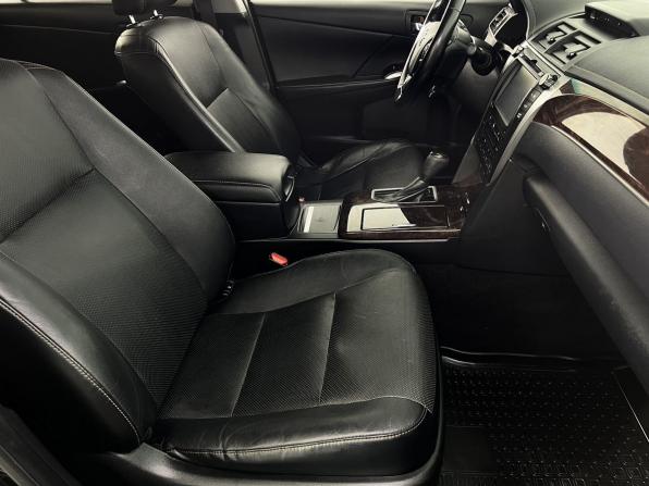 Toyota Camry VII (XV50) Рестайлинг 2 с пробегом 2018 года, цена 1 940 000 рублей, 132767 км, седан, Автокод Объявления