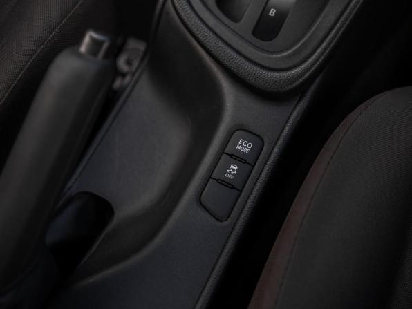 Toyota Yaris IV с пробегом 2021 года, цена 1 199 000 рублей, 151701 км, хэтчбек, Автокод Объявления