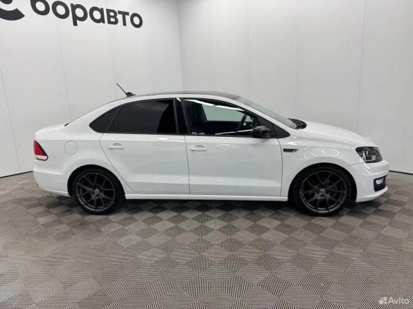 Volkswagen Polo V Рестайлинг с пробегом 2018 года, цена 1 375 000 рублей, 113002 км, седан, Автокод Объявления
