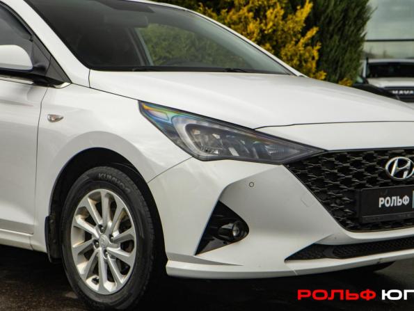 Hyundai Solaris II Рестайлинг с пробегом 2021 года, цена 1 438 000 рублей, 105000 км, седан, Автокод Объявления