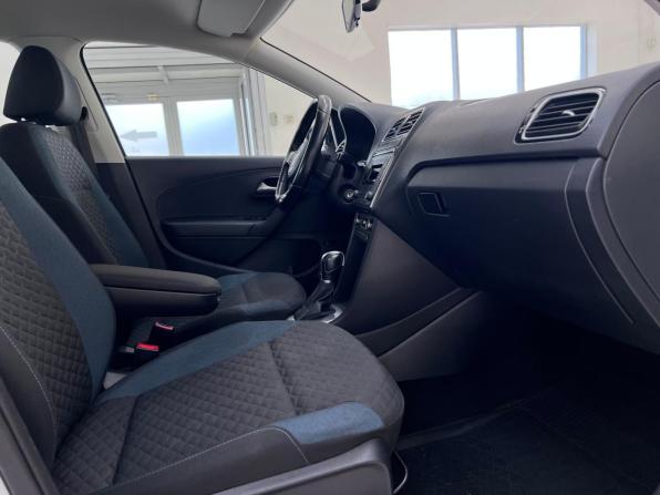 Volkswagen Polo V Рестайлинг с пробегом 2020 года, цена 1 549 000 рублей, 72745 км, седан, Автокод Объявления