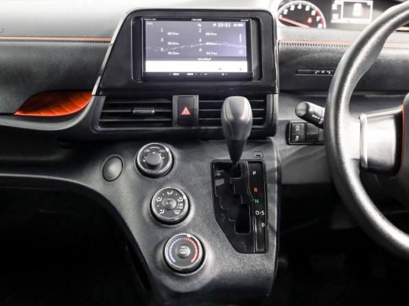 Toyota Sienta II Рестайлинг с пробегом 2019 года, цена 1 570 000 рублей, 109728 км, минивэн, Автокод Объявления