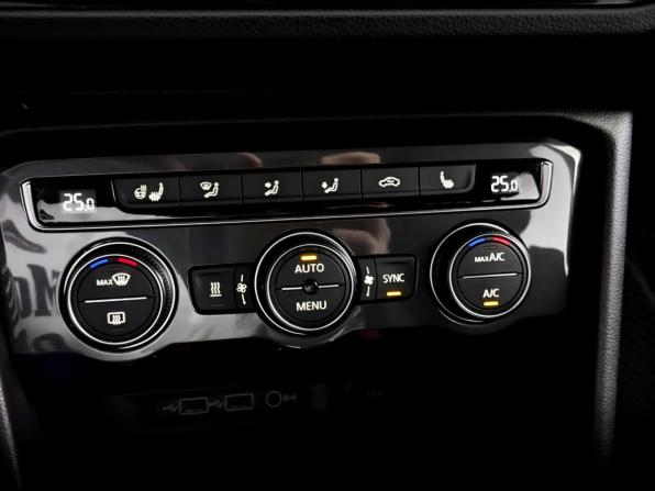 Volkswagen Tiguan II с пробегом 2018 года, цена 2 720 000 рублей, 89711 км, внедорожник, Автокод Объявления