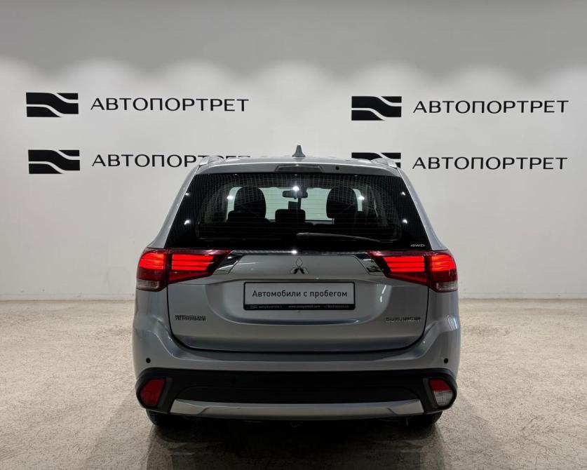 Mitsubishi Outlander III Рестайлинг 2 Санкт-Петербург  - изображение 6