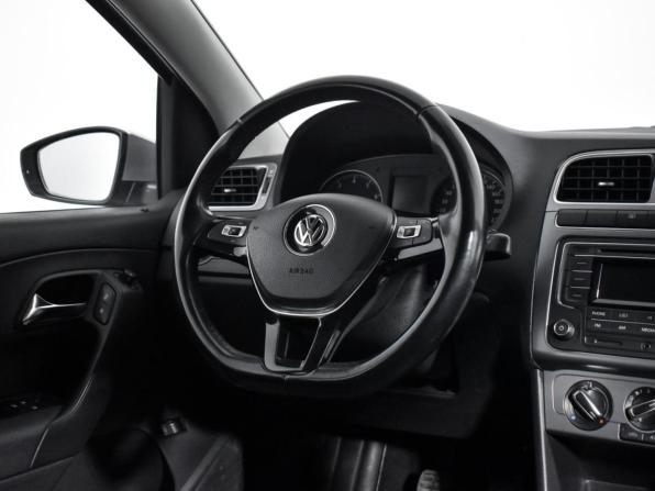 Volkswagen Polo V Рестайлинг с пробегом 2017 года, цена 747 987 рублей, 184935 км, седан, Автокод Объявления