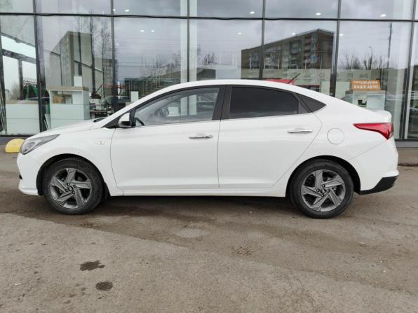 Hyundai Solaris II Рестайлинг с пробегом 2021 года, цена 2 010 000 рублей, 15580 км, седан, Автокод Объявления