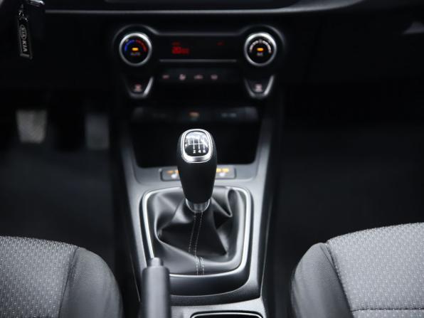 Kia Rio IV Рестайлинг с пробегом 2021 года, цена 1 650 000 рублей, 48807 км, седан, Автокод Объявления