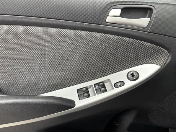 Hyundai Solaris I с пробегом 2011 года, цена 849 900 рублей, 141000 км, хэтчбек, Автокод Объявления