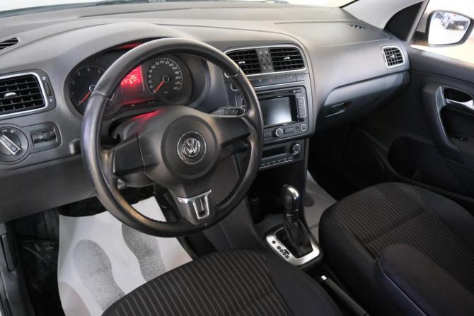 Volkswagen Polo V с пробегом 2013 года, цена 919 000 рублей, 208000 км, седан, Автокод Объявления